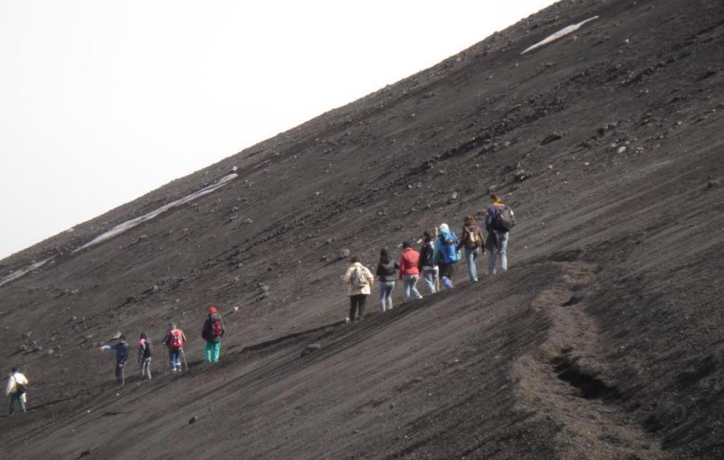 Вилла Etnasentieri Wine House On Etna Mount Бельпассо Экстерьер фото