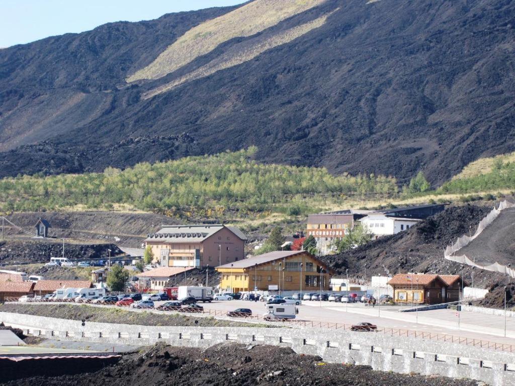 Вилла Etnasentieri Wine House On Etna Mount Бельпассо Экстерьер фото