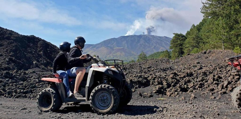 Вилла Etnasentieri Wine House On Etna Mount Бельпассо Экстерьер фото