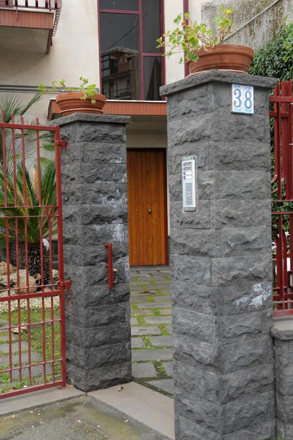 Вилла Etnasentieri Wine House On Etna Mount Бельпассо Экстерьер фото